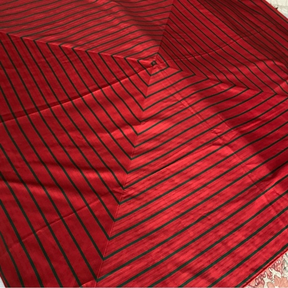 Vintage Red With Green Stripe Square Table Scarf Tablecloth Corner Tassels - Picture 2 of 6